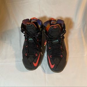 LeBron 12 Data size 5.5 youth - 7 women